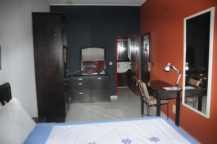 Room 27 of 130