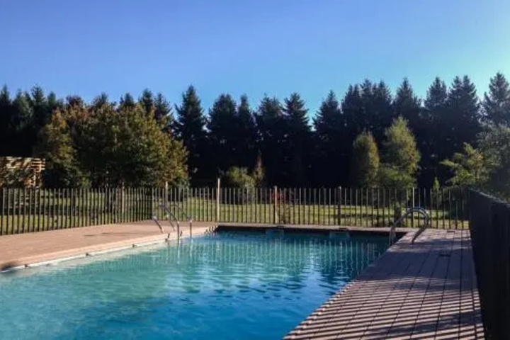 Pool 13 of 17