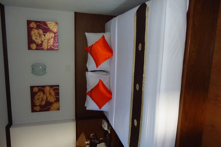 Room 33 of 63