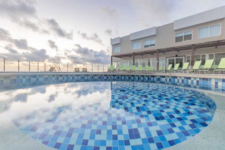 Pool Hotel