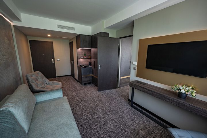 Room 34 of 68