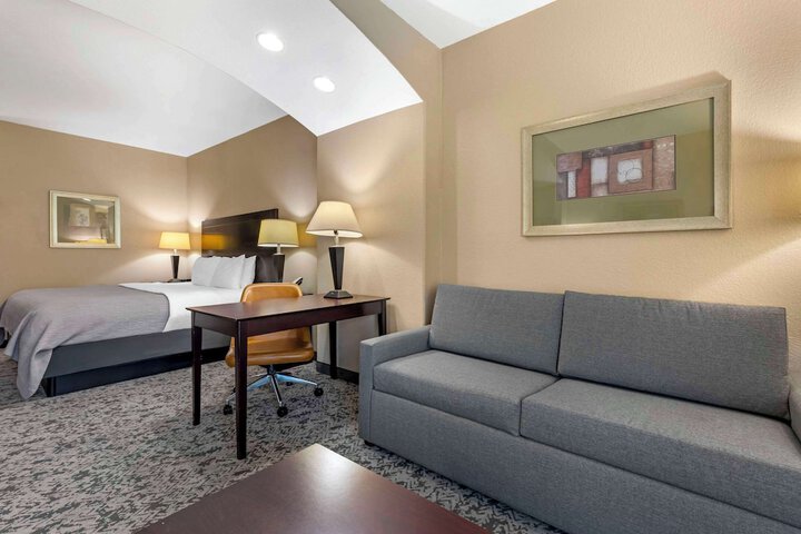 Room 16 of 31