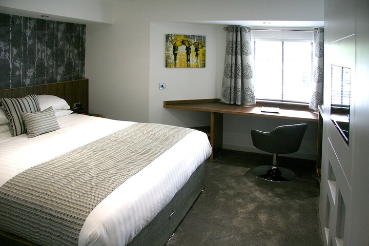 Room 3 of 43