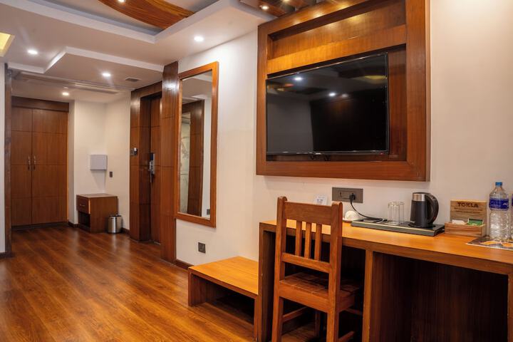 Room 28 of 105