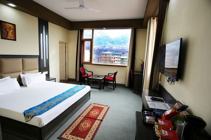 Room 10 of 42