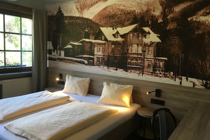 Room 18 of 81