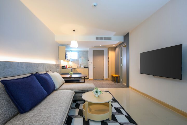 Room 32 of 68