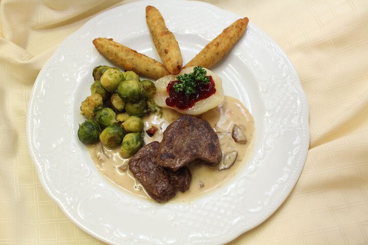 Dining 33 of 37