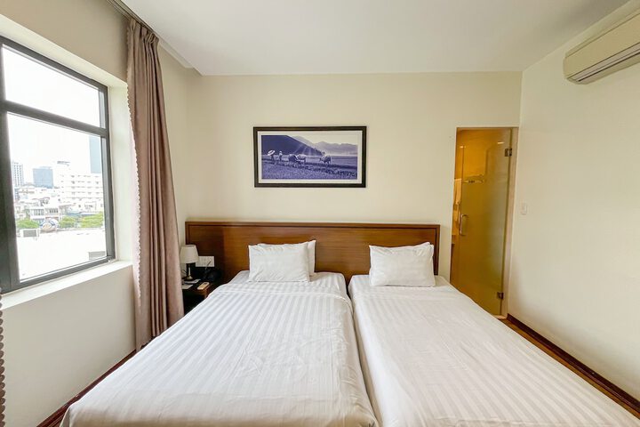 Room 28 of 67