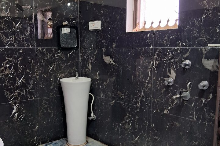 Room 17 of 20
