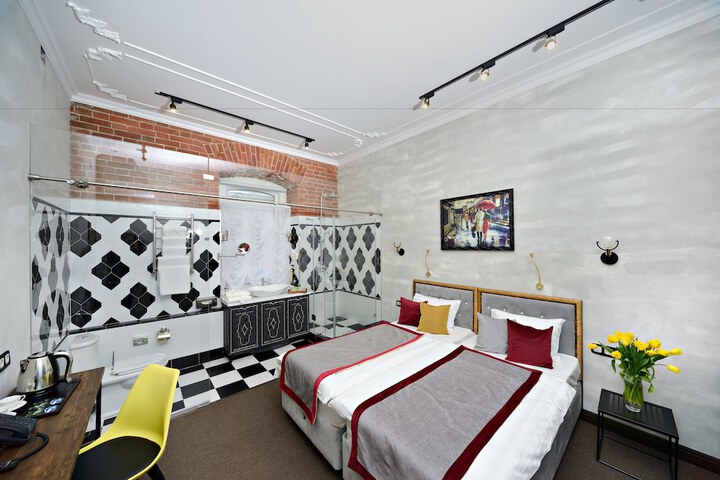 Room 45 of 83