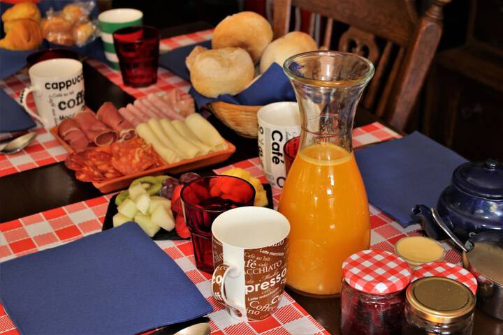 Breakfast/Coffee Service 81 of 122