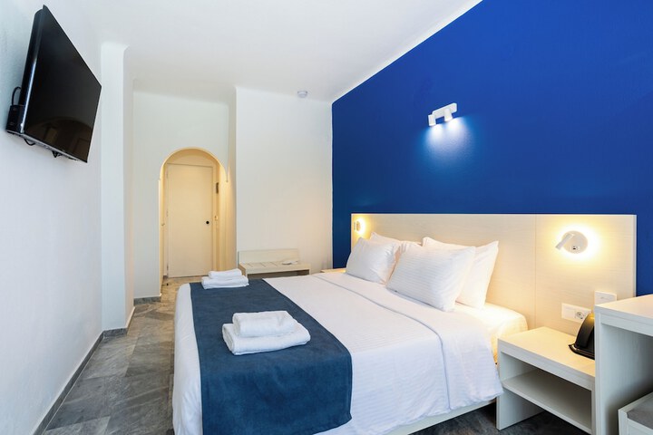 Room 4 of 19