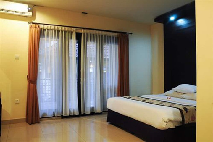 Room 7 of 28
