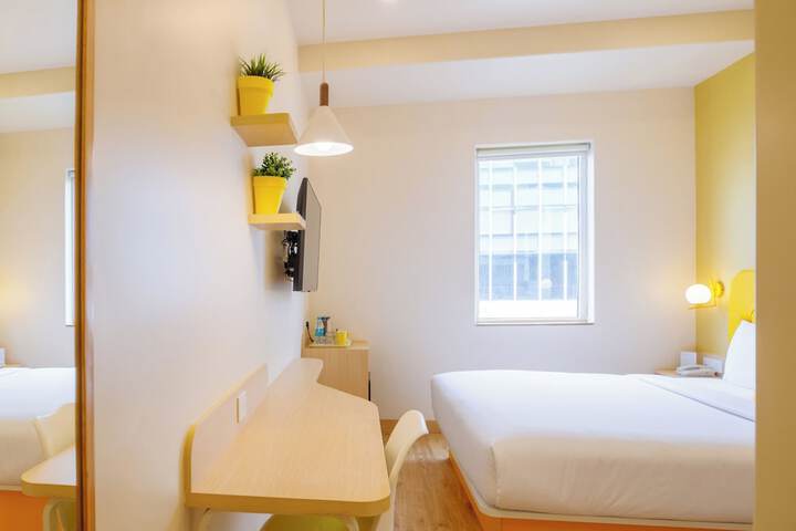 Room 7 of 24