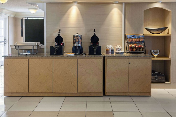 Breakfast/Coffee Service 37 of 42