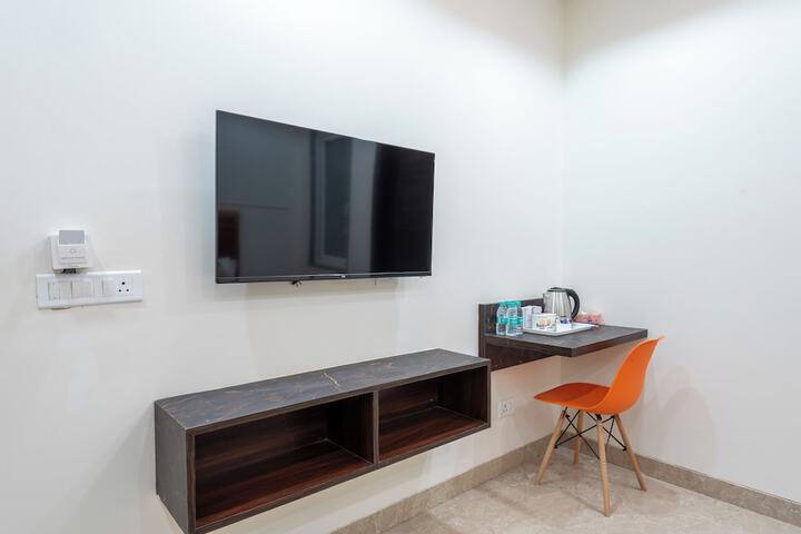 Room 12 of 40