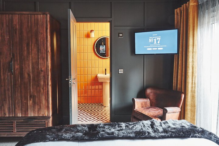 Room 8 of 44