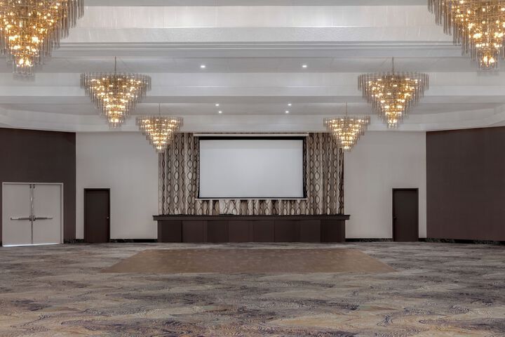 Ballroom/Hall 68 of 94