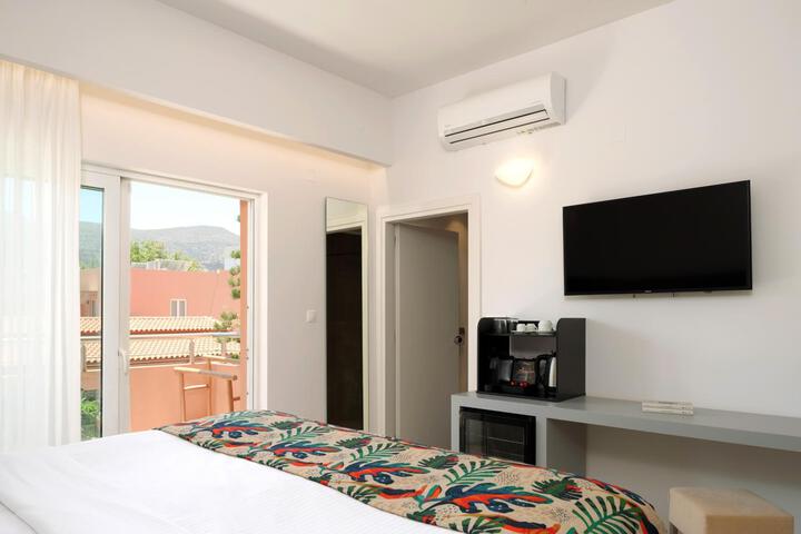 Room 32 of 152