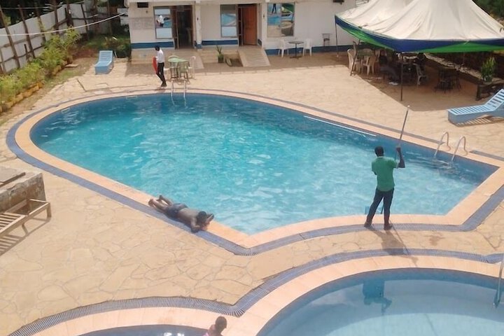 Pool 9 of 43