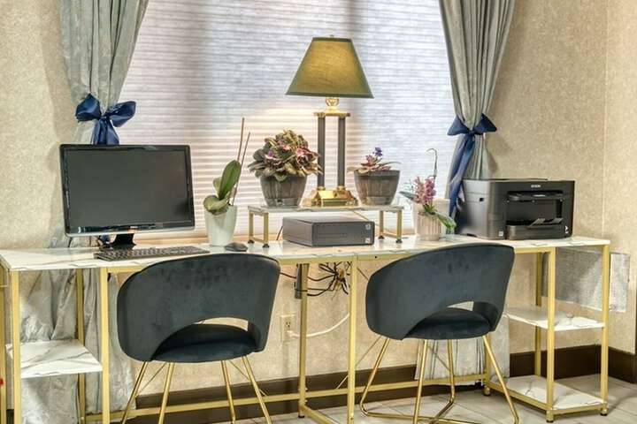 Business Center 35 of 37