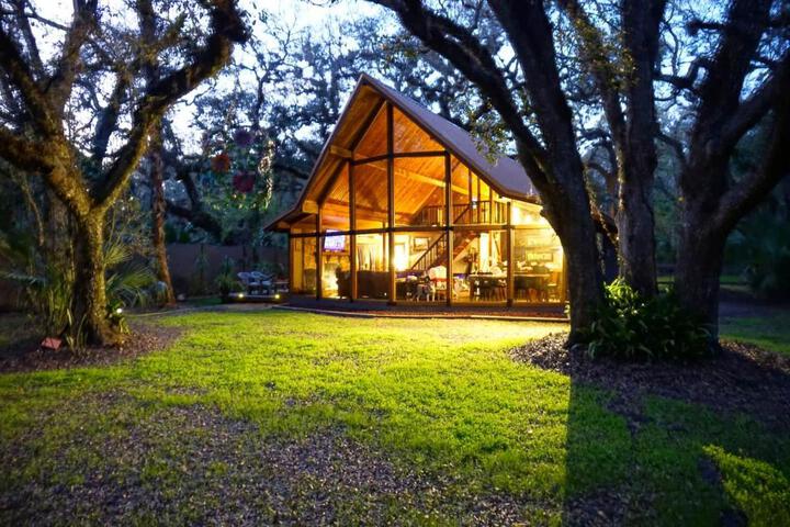 The Nature House a Secluded Waterfront Cabin in Hernando, FL