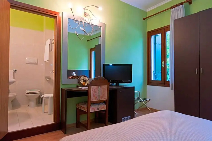 Room 2 of 13