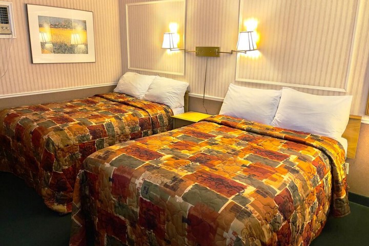 Room 8 of 31