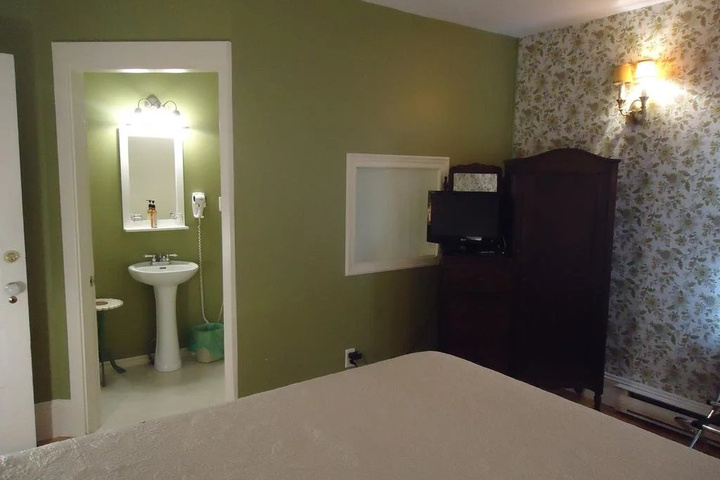 Room 7 of 7