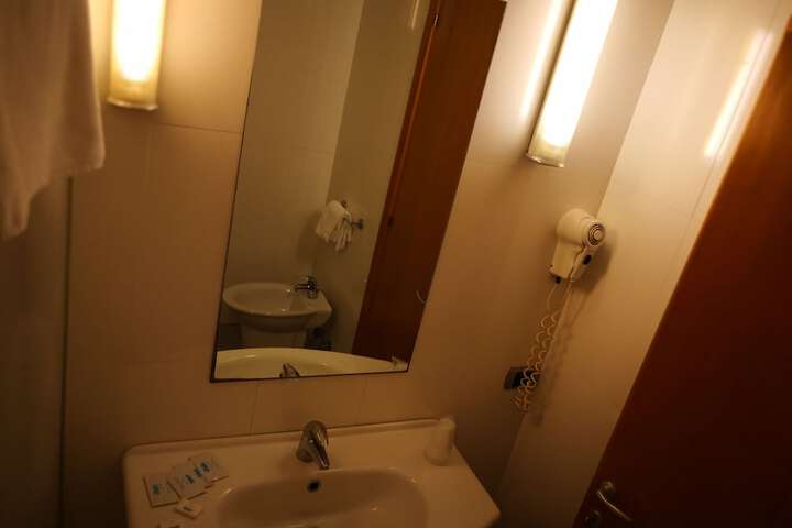 Room 46 of 89