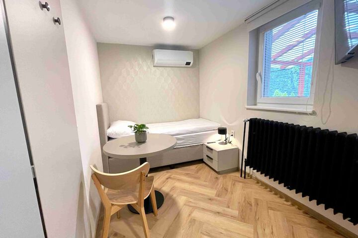 Room 26 of 89