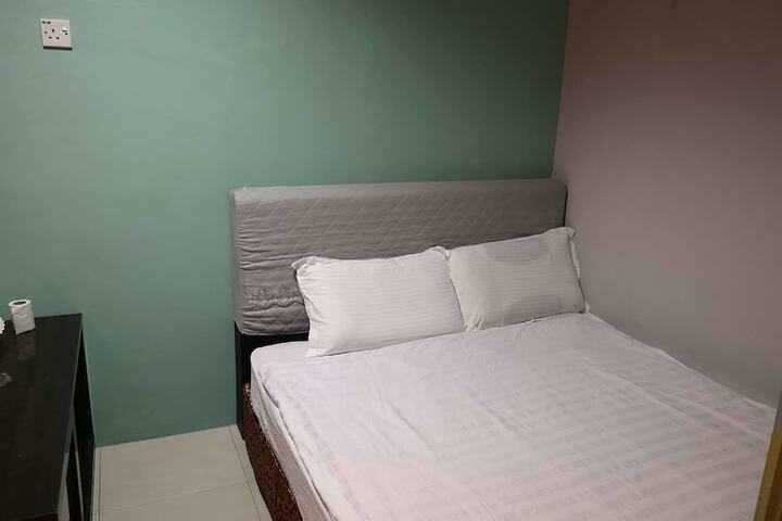 Room 32 of 52