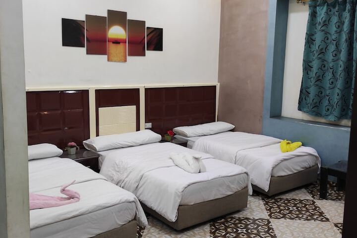 Room 9 of 35