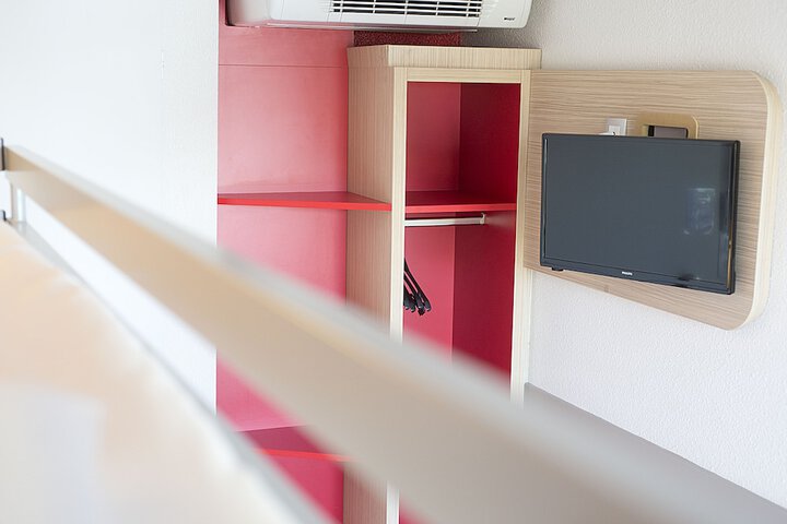 Room 6 of 61