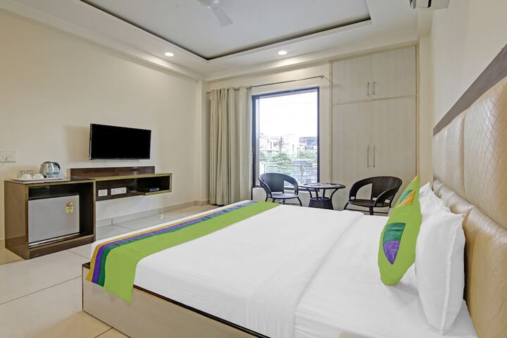 Room 10 of 35