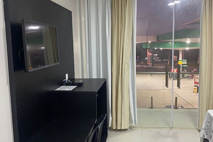 Room 4 of 24