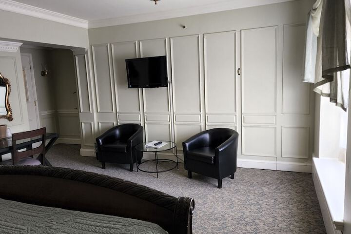 Room 113 of 206
