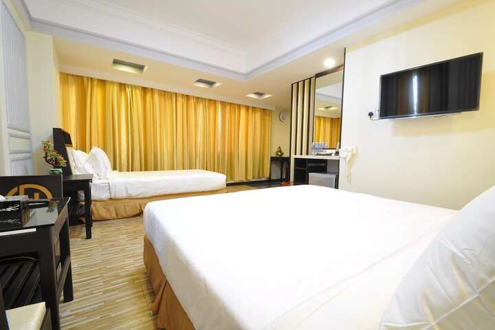 Room 6 of 26