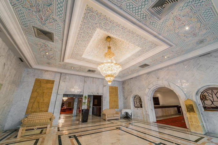 Entrance & Lobby