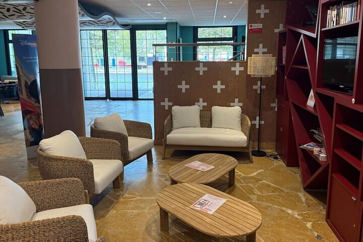 Guest Lobby