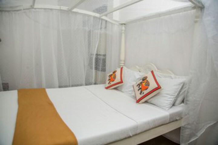 Room 15 of 19