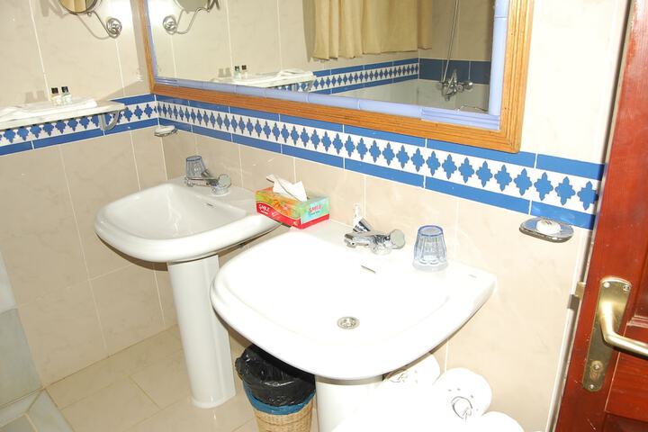 Room 16 of 33
