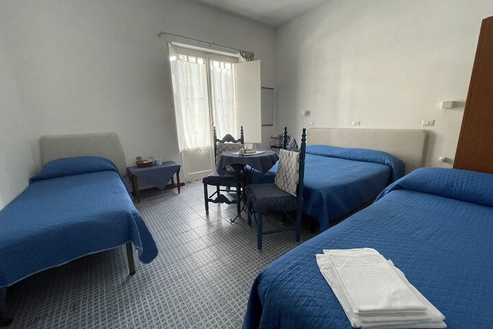 Room 11 of 21