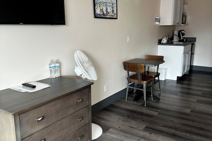 Room 37 of 159