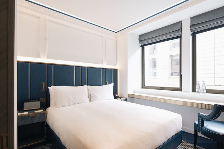 Room 35 of 123