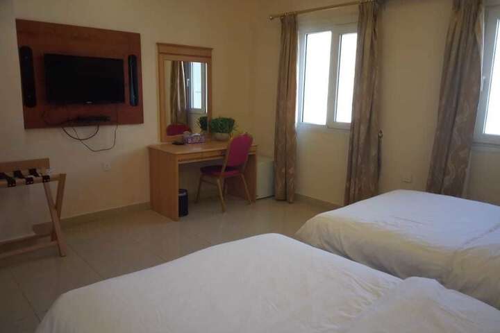 Room 12 of 37