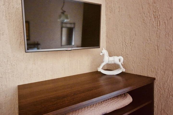 Room 6 of 25
