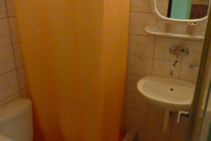Room 2 of 10