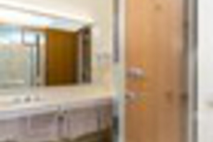 Room 44 of 75